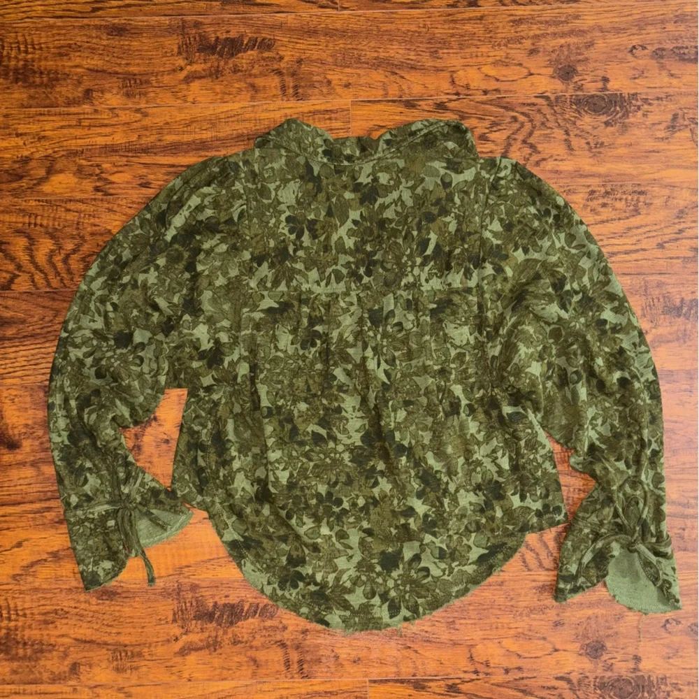 Pilcro Anthropologie Green Floral Puff Sleeve Top Women’s Camo Button-up Blouse - Picture 9 of 11